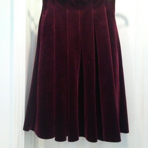 Maje wine colored pleated skirt - Picture 1 of 5